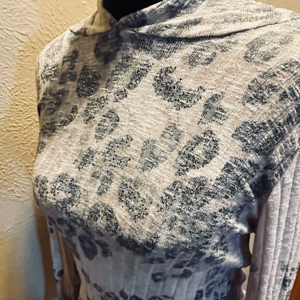 Vocal Hoodie Leopard Print Top